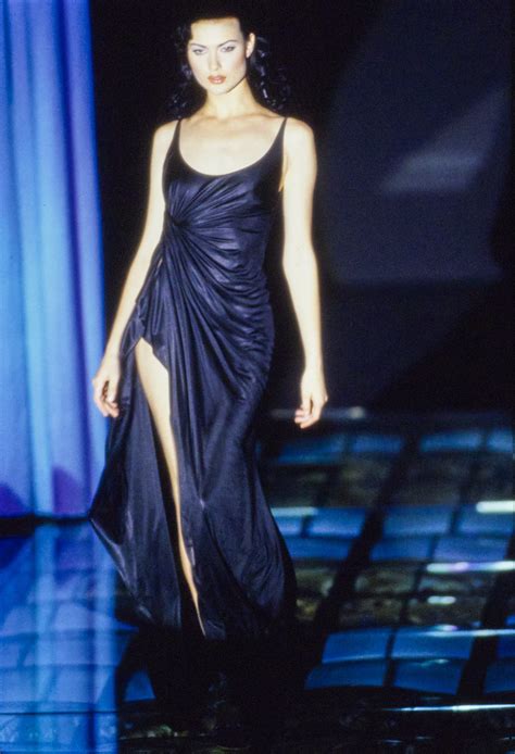 shalom harlow 90s versace|shalom harlow versace springs.